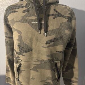 Hollister Men's Camo Pullover Hoodie in Olive & Dark Green